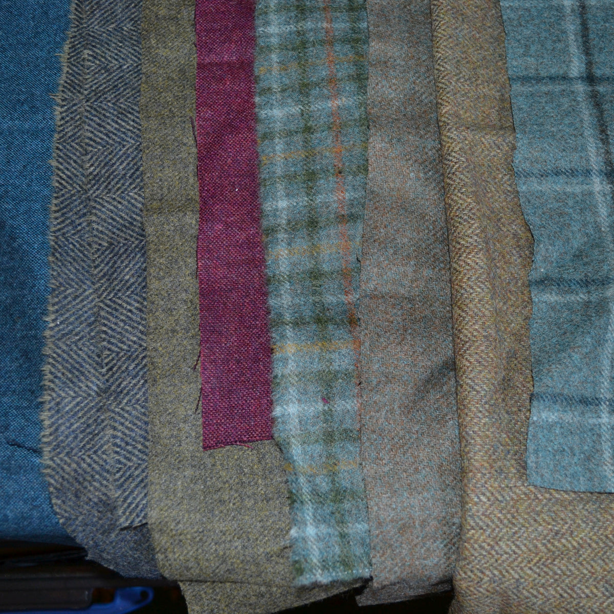 British All Wool Tweed Scraps/Offcuts - Bundle 1