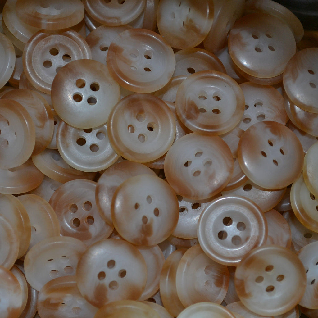Natural Resin Pimbo Buttons – Small (24 Ligne)