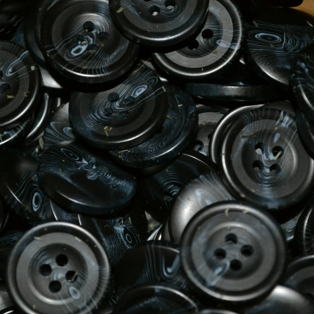 Navy Blue Resin Pimbo Buttons - Large (32 Ligne)